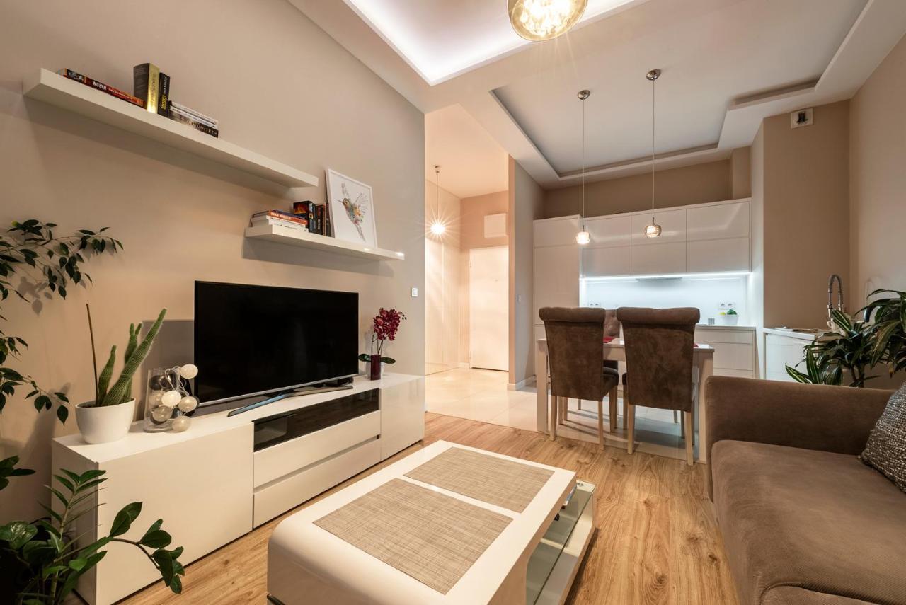Warsaw - Aparts Lotnisko Okecie Apartamento Exterior foto