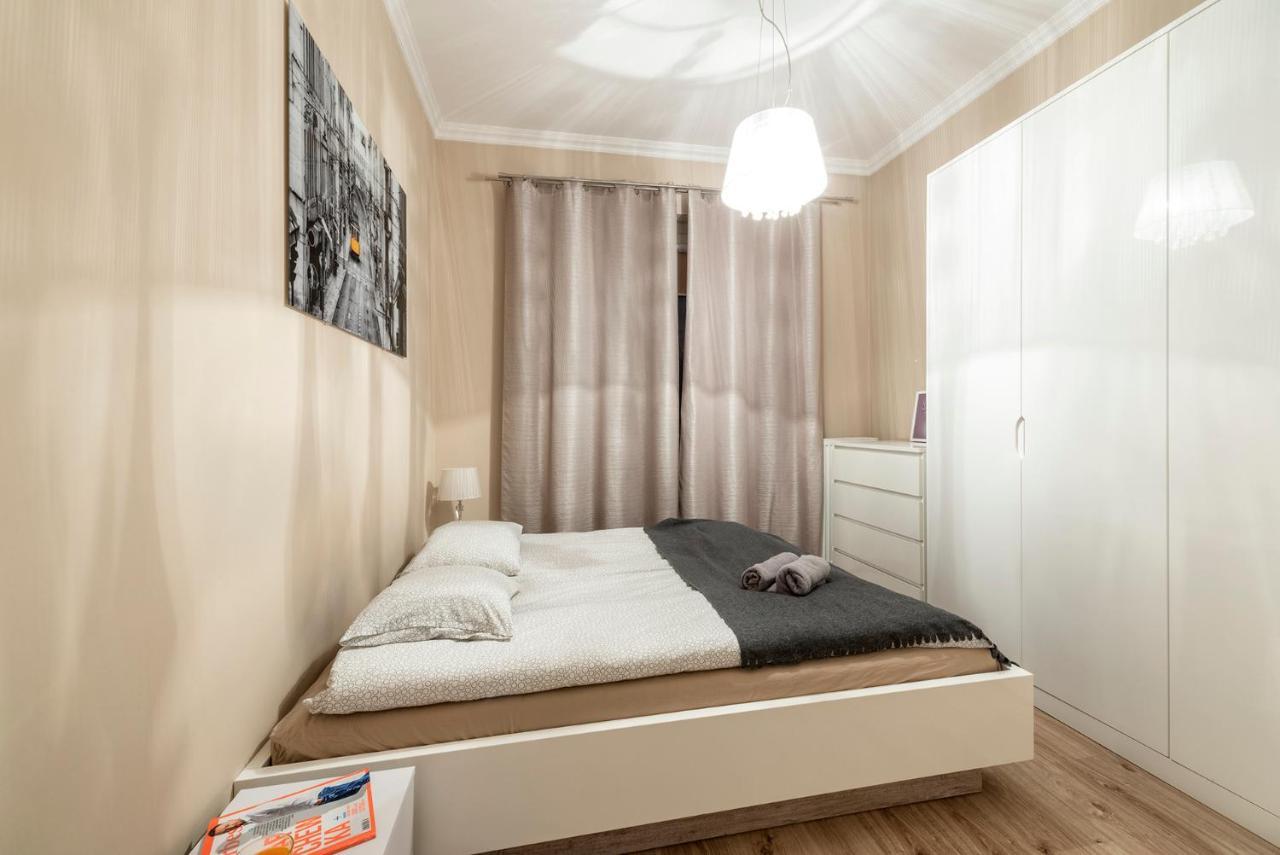 Warsaw - Aparts Lotnisko Okecie Apartamento Exterior foto